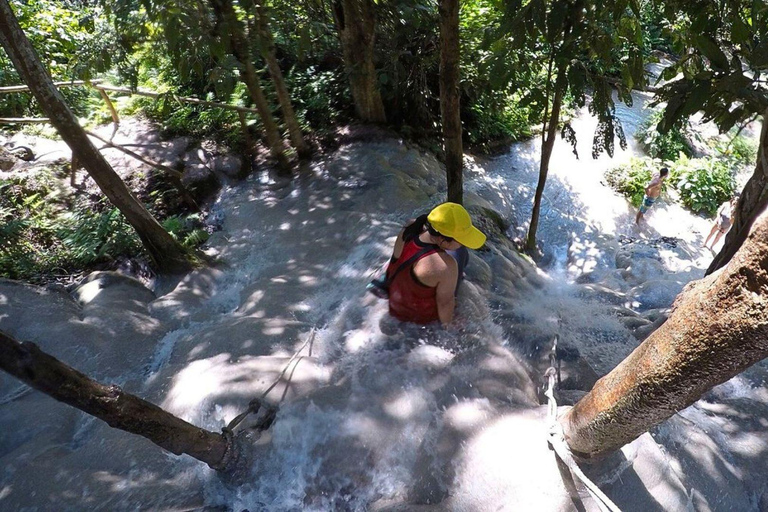 Geniet van de Sticky Waterval & Chet Si Fontein Nationaal Park