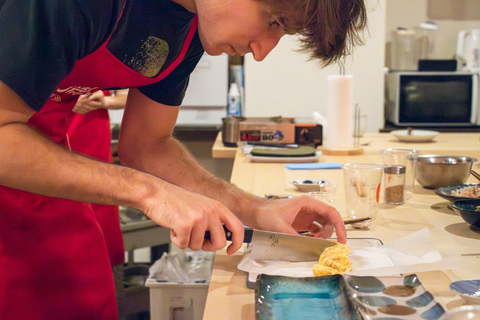 Tokio: Clase de Cocina Estilo Izakaya con Maridaje de Sake