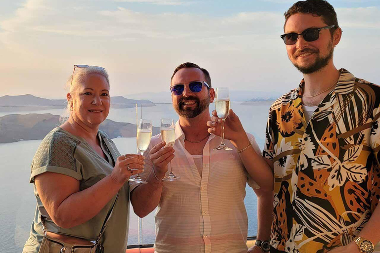 Santorini: excursão privativa de 5 horas para degustação de vinhosSantorini: Tour particular de 5 horas ao pôr do sol com vinho