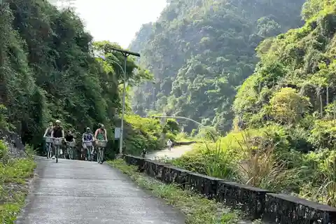 Ninh Binh: Lan Ha, Halong bay classic cruises, small group