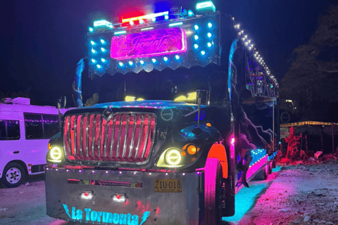 Santa Marta: Rumba en Chiva con animador a bordo y Espuma!