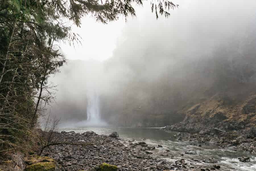 Von Seattle aus: Besuch der Snoqualmie Falls und Wanderung zu den Twin Falls. Foto: GetYourGuide