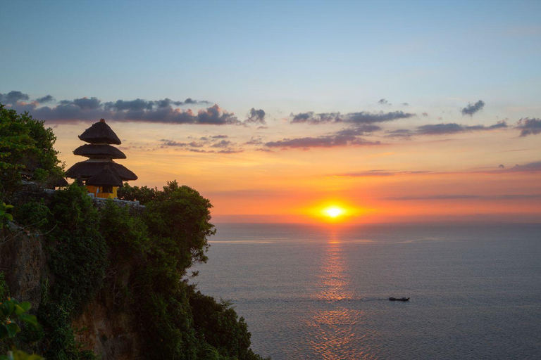 Bali: Ticket de entrada a la Danza del Fuego Kecak y Visita al Templo de UluwatuDanza Kecak con Visita al Templo de Uluwatu - Traslado al Hotel