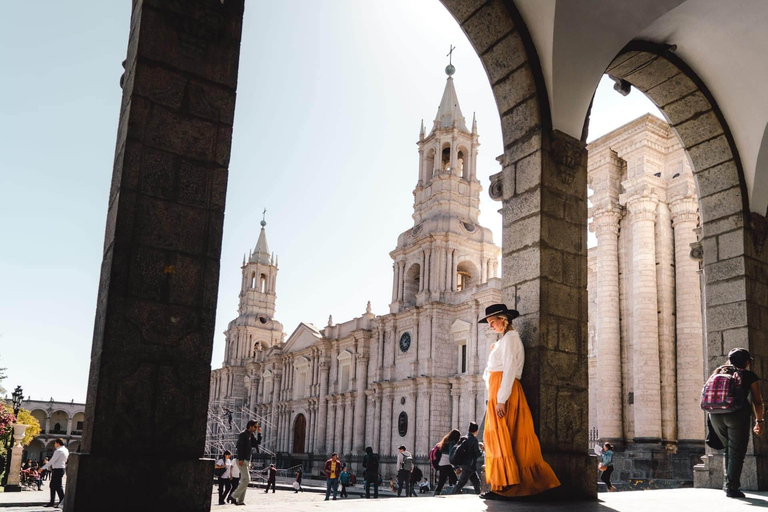 Walking tour through the Historic Center of Arequipa