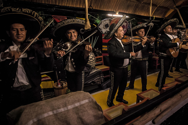 Z Cancun: wstęp do parku Xoximilco z opcją all inclusiveZ Cancun: wejście do parku Xoximilco