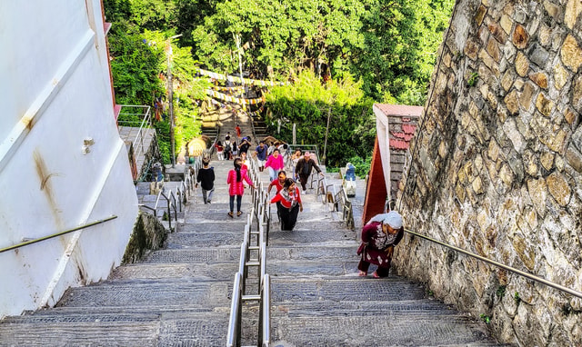 Thamel and Swayambhunath (Monkey Temple) Walking Tour