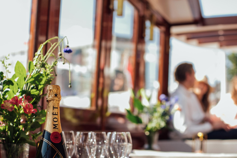 Amsterdam: Moët & Chandon Gourmet Dinner Cruise Amsterdam: Moët & Chandon Gourmet Dinner Cruise