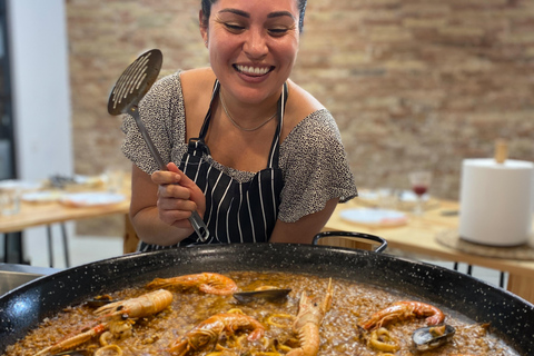 Barcelona: Clase de cocina de paella de marisco y mercado de la Boquería