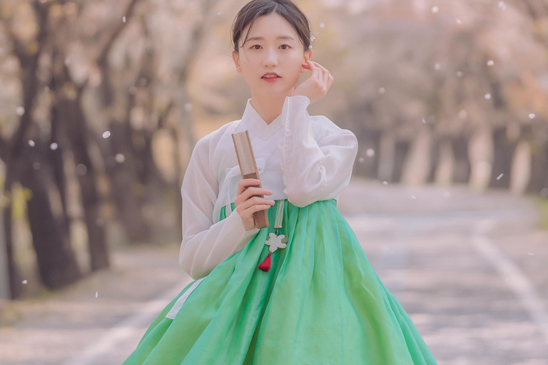 Seoul: Premium Hanbok Photo in Seoul by Sony Award Pro