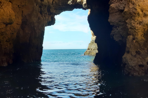 Lagos: Wycieczka łodzią do grot Ponta da Piedade/jaskinieWycieczka łodzią do grot w Lagos nie jest prywatna