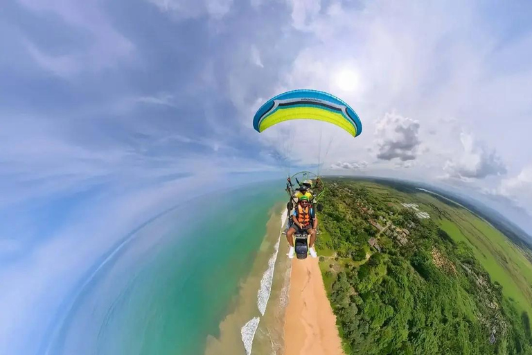 Bentota: paramotoring z pilotem i safari po rzeceOdbiór z Kolombo i Negombo