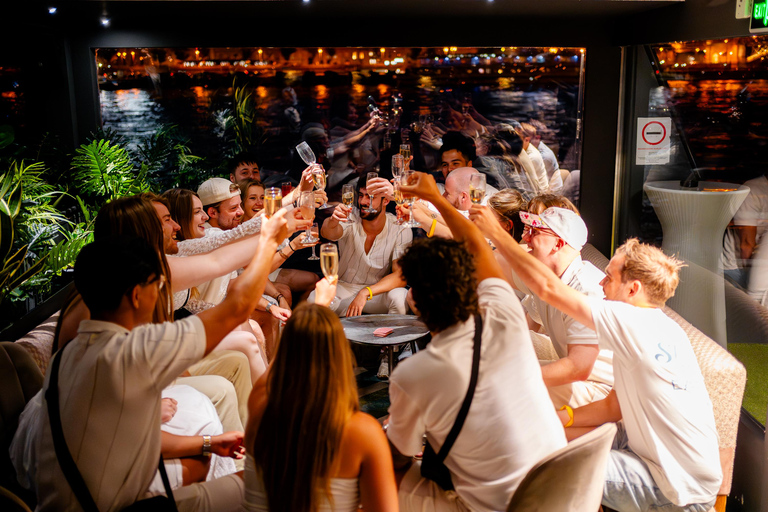 Budapest : croisière du Nouvel An avec forfait boissons à volontéCroisière du Nouvel An avec Akademia 3 Départ