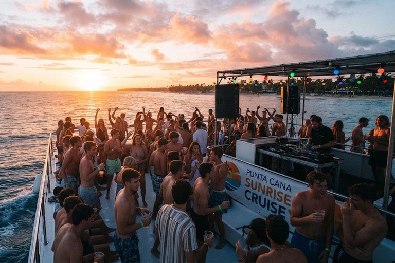 Punta Cana: Party Boat with Snorkeling, Open Bar And Hip Hop