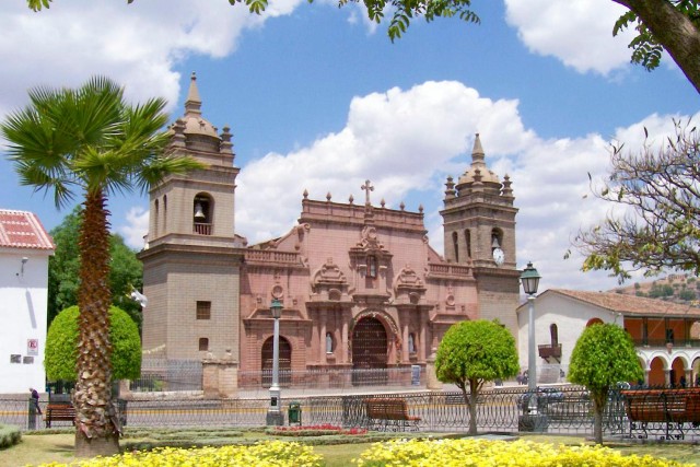 Visit Ayacucho Colonial Temples | Altarpieces and Architecture | in Ayacucho, Peru