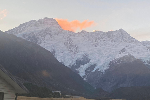 From Christchurch: Private 3-Day Mt Cook with accommodation