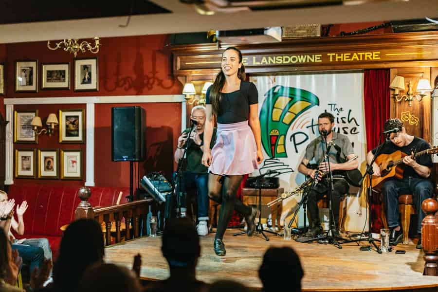 Dublin: Musik- und Tanzshow bei der Irish House Party. Foto: GetYourGuide Dublin: Musik- und Tanzshow bei der Irish House Party. Foto: GetYourGuide