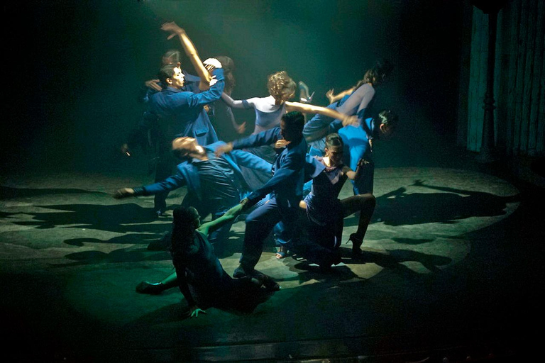 Buenos Aires: biljett med köföreträde till tangouppvisning i MaderoMadero Tango Show biljett med köföreträde och middag Black