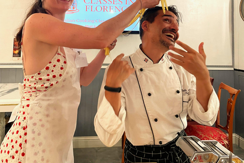 佛罗伦萨：意面制作课程，含晚餐、葡萄酒和... 唱歌！佛罗伦萨：意面制作课程，含晚餐、葡萄酒...还有歌唱！