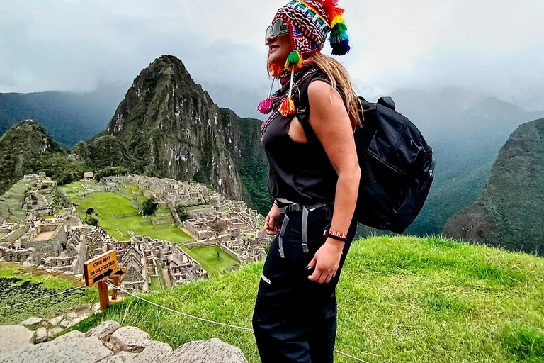 From Cusco: 2 Days, Sacred Valley and Machu Picchu via the scenic route Panoramic Train & Standard Hotel with Lunch in Machu Picchu