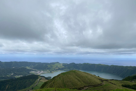 Sete Cidades&amp;Mosteiros Privat 4x4 halvdagsutflyktSete Cidades-Privat 4x4 halvdagstur