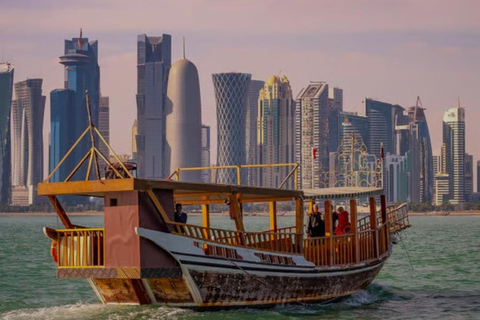 Doha: wycieczka po mieście i rejs łodzią dhow z przekąskamiDoha: Wycieczka po mieście i rejs łodzią dhow z poczęstunkiem