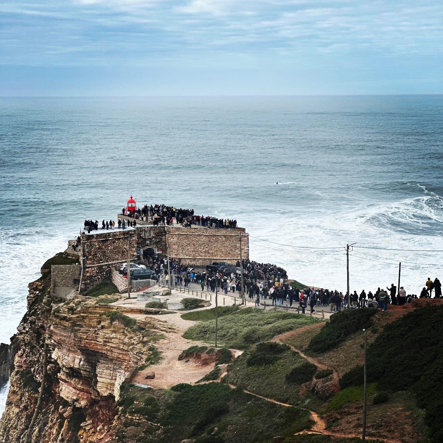 Ab Porto: private Tour zu den Riesenwellen von Nazaré & nach Óbidos