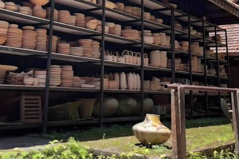 Descobre Chiang Rai: templos, arte e natureza cénicaDiscover Chiang Rai: Temples, Art, and Scenic Nature