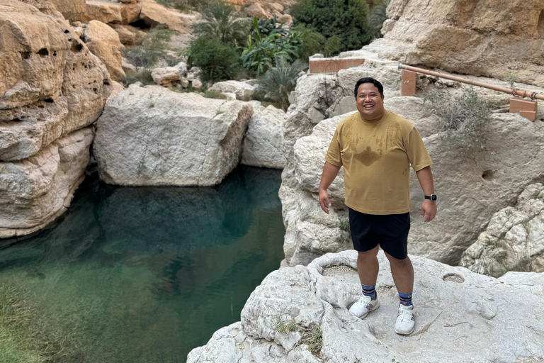 Muscat: Wadi Shab, Fins Beach & Bimmah Sinkhole 4x4 Tour Shared 4x4 Tour