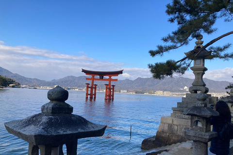 رحلة ليوم واحد إلى حديقة هيروشيما للسلام ورحلة إلى مياجيما للمجموعات الصغيرة