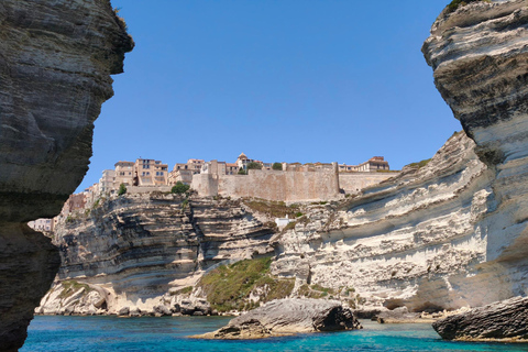 Bonifacio: the Lavezzi Islands aboard an electric sailing catamaran
