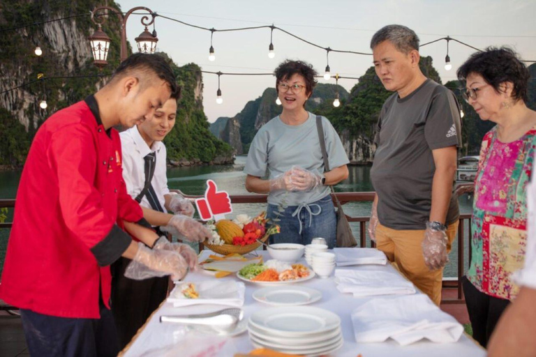 Hanoi: 4-dniowa wycieczka Ninh Binh i 5-gwiazdkowy rejs do zatoki HalongHanoi: 4-dniowa wycieczka Ninh Binh i rejs po zatoce Halong 5 gwiazdek