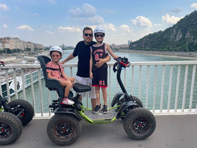 Budapest: Tour della città a bordo di un esclusivo scooter elettrico