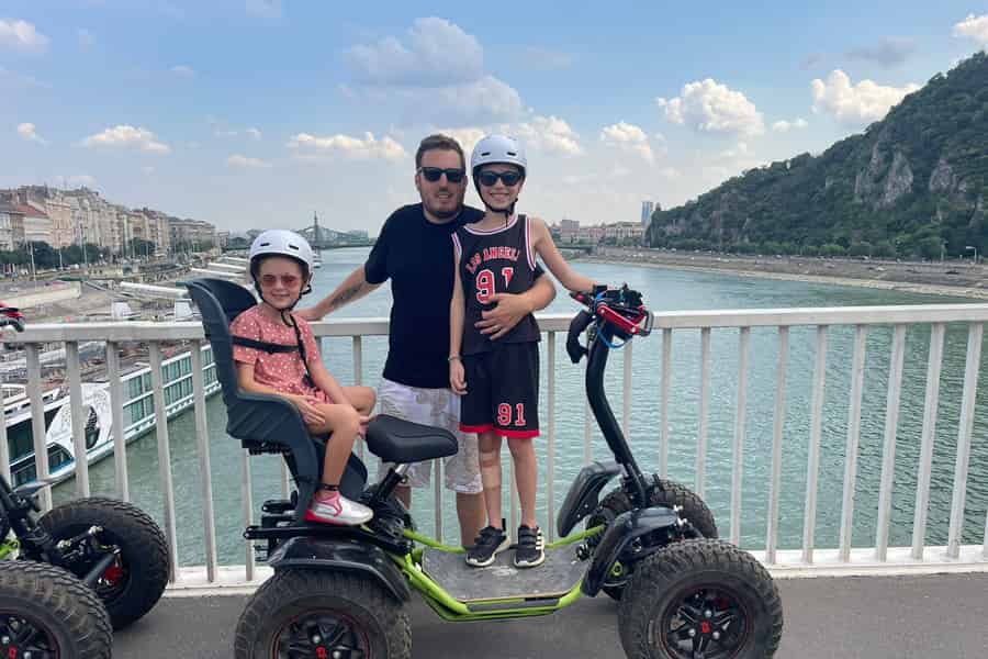 Budapest: Buda Highlights Geführte Tour auf dem elektrischen EZRaider. Foto: GetYourGuide Budapest: Buda Highlights Geführte Tour auf dem elektrischen EZRaider. Foto: GetYourGuide