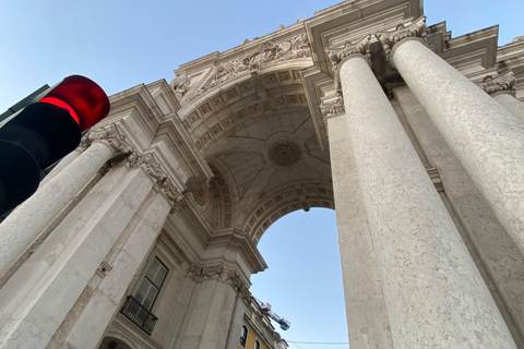 Lisbon: Private full Day Sightseeing tour by tuk-tuk.