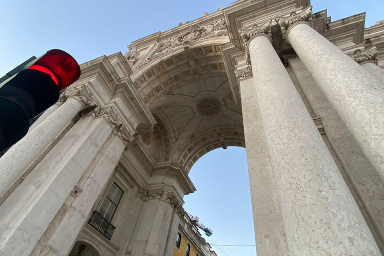 Lisbon: Private full Day Sightseeing tour by tuk-tuk.