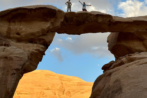 Wadi Rum Jeep Tour – Choose Duration, With or Without Stay 3-Hour Wadi Rum Jeep Tour