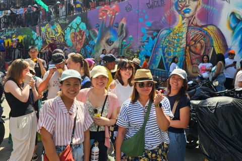 Die Original-Tour der Gemeinde 13 und die Graffiti-Tour MedellínDie originelle Tour durch die Comuna 13 und die Graffiti-Tour Medellín