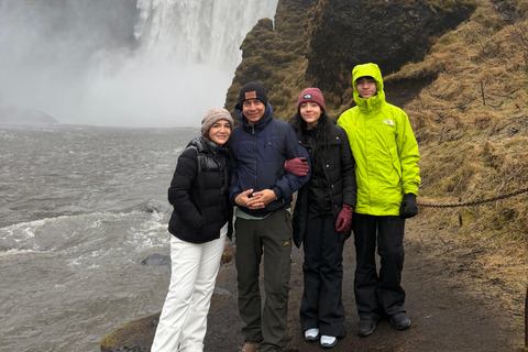 South Shore Adventure by 4x4 in Spanish with Professional Photos Iceland's South Shore in a 4x4 in Spanish with Professional Photos
