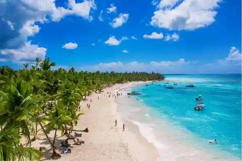 Santo Domingo: Saona Island Day Trip with Lunch and Drinks