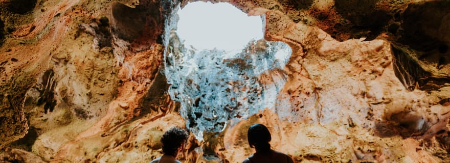 Safari hors route à la piscine naturelle et aux grottes