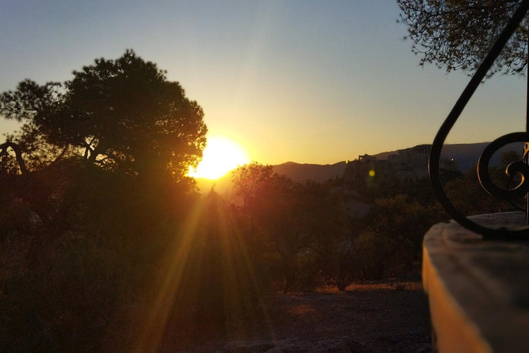 Mityczna joga i medytacja w Atenach o wschodzie i zachodzie słońcaAkropol w Atenach Mityczna joga i medytacja Wschód i zachód słońca