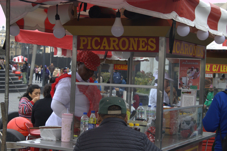 Tour: Culinary Experience at Local Markets and Water Park in Lima We explore the real Lima: local stalls, history, and Peruvian flavors.