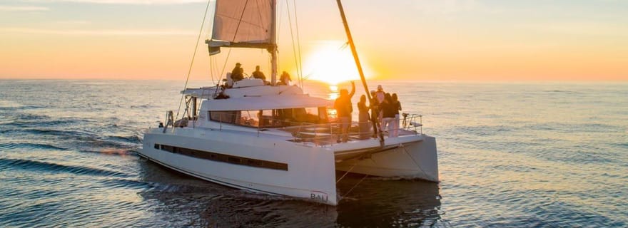 Malte : Catamaran privé à la journée avec skipper