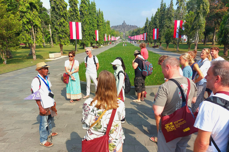Yogyakarta: Borobudur-Prambanan, comece com o nascer do sol sobre as nuvensExcursão partilhada SEM todos os ingressos
