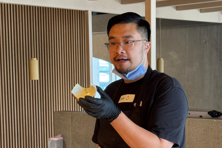 MANCHESTER: Mending pottery with a Gold (Kintsugi )