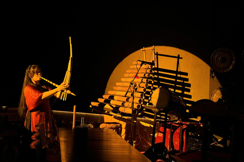 Noche en Ciudad Ho Chi Minh: Cena cultural y espectáculo musical Chào Show.Servicio de recogida del hotel y regreso al hotel en el Distrito 1.