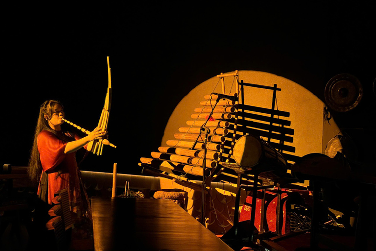 HCMC Evening: Chào Show Cultural Dinner & Music Performance Hotel pick-up and drop-off in District 1