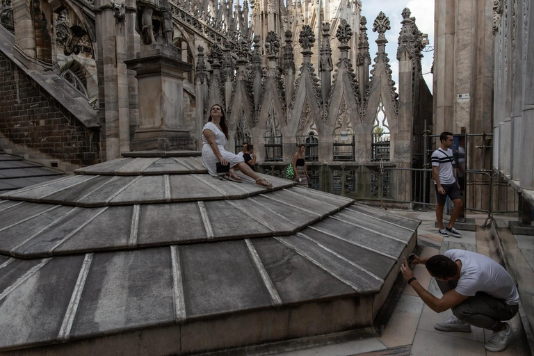 Milano: Guidad stadsrundtur med Duomo och valfri terrassSmågruppsresa med tillgång till terrass (hiss)