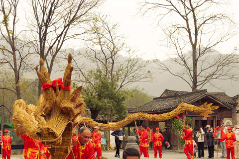 Guilin: Li River Craftsman Village Tour & Feast
