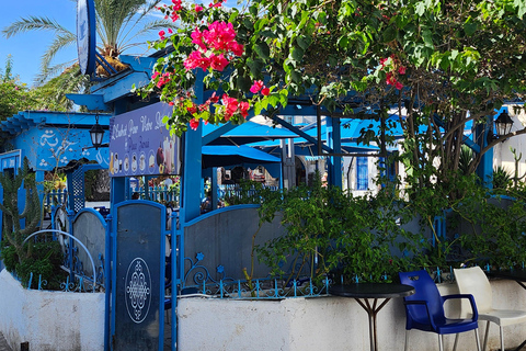 HoumetSouk: Tempo livre no mercado e chá de menta no famoso El FondoukHoumetSouk: Tempo Livre no Mercado e Chá de Hortelã no famoso El Fondouk